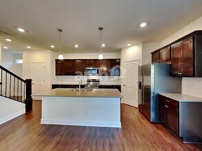 8095 Hula Popper St in Pickerington, OH - Building Photo - Building Photo