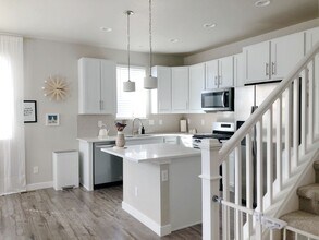 2368 S Troy Ct in Aurora, CO - Building Photo - Building Photo