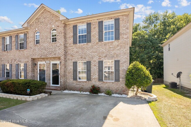 property at 4240 Williamsbrook Ln