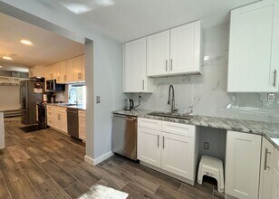 1520 Lorenzo St in Mount Pleasant, SC - Building Photo - Building Photo