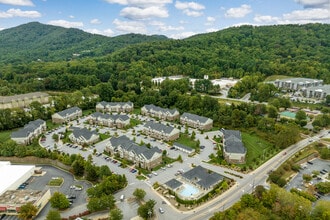 Palisades of Asheville in Asheville, NC - Building Photo - Building Photo