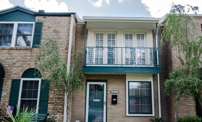 property at 6373 Ivanhoe Ln