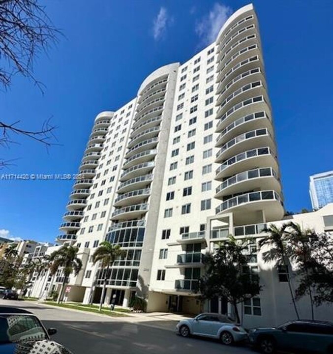 601 NE 23rd St in Miami, FL - Building Photo