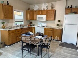 2305 6th St in Bremerton, WA - Building Photo