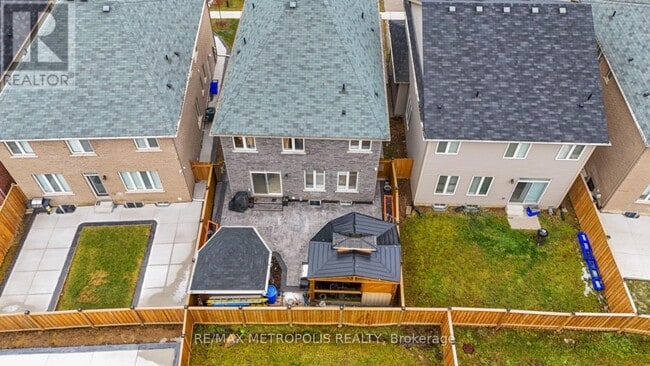 112 Longboat Run in Brantford, ON - Building Photo - Building Photo