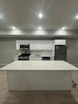 96 Montgomery St, Unit Unit 2 in Paterson, NJ - Building Photo