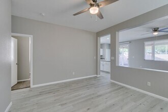 10928 Sutter Hills Ave in Las Vegas, NV - Building Photo - Building Photo