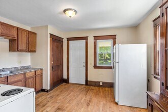 209 Appleton St in Menasha, WI - Building Photo - Building Photo