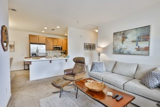 16912 Laurel Hill Ln in San Diego, CA - Foto de edificio - Building Photo