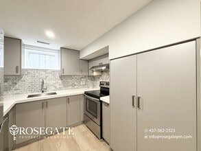 27 Jardine Pl in Toronto, ON - Building Photo - Building Photo