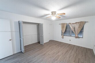 12023 SW 110th St Cir E in Miami, FL - Building Photo - Building Photo