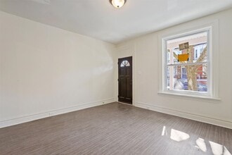 512 Curtin St in Harrisburg, PA - Foto de edificio - Building Photo