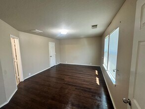 2134 Forest Ranch Dr in Houston, TX - Foto de edificio - Building Photo