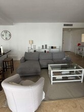 121 Crandon Blvd in Key Biscayne, FL - Building Photo - Building Photo