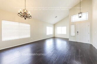 7447 W Trails Dr in Glendale, AZ - Building Photo - Building Photo