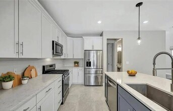 7265 Wilton Dr N in Naples, FL - Foto de edificio - Building Photo