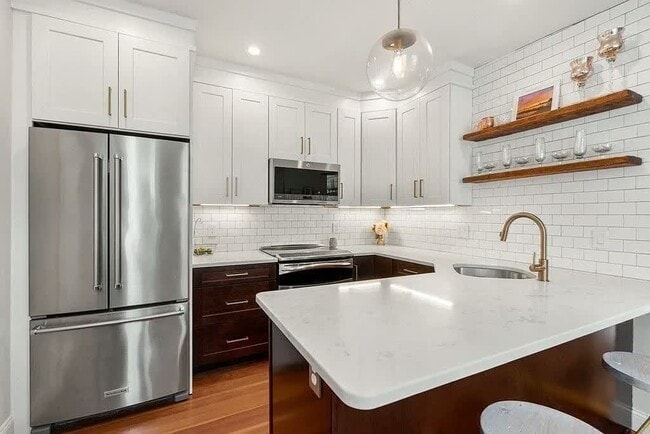 58 Myrtle St in Boston, MA - Building Photo - Building Photo