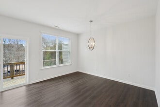 Avalon Townhomes Brier Creek in Morrisville, NC - Foto de edificio - Building Photo