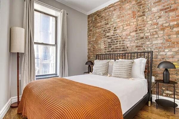 202 E 13th St in New York, NY - Building Photo - Building Photo