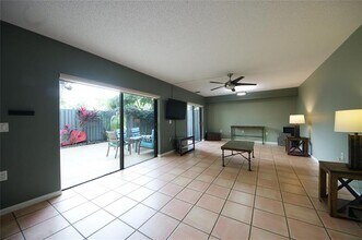 1700 Embassy Dr in West Palm Beach, FL - Building Photo - Building Photo