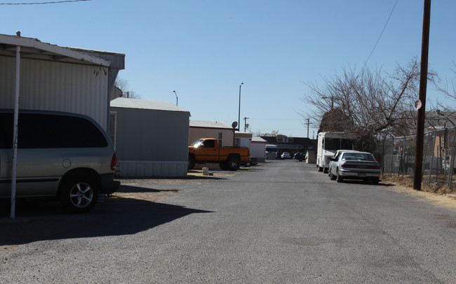 7143 Alameda Ave in El Paso, TX - Building Photo - Building Photo