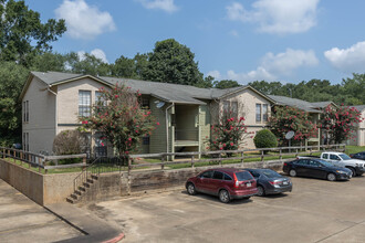 Banita Creek in Nacogdoches, TX - Foto de edificio - Building Photo