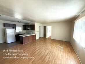 2928 Reynard Way in San Diego, CA - Building Photo - Building Photo