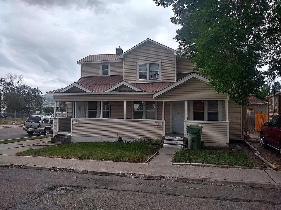 205 W Sherman St in Pocatello, ID - Building Photo