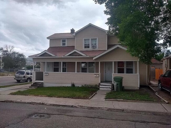 property at 205 W Sherman St