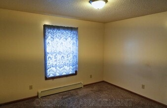 12 Cedars in Brooklyn, MI - Foto de edificio - Building Photo