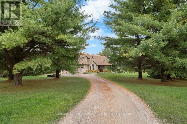 7632 Wellington County Rd 34 in Puslinch, ON - Building Photo - Building Photo