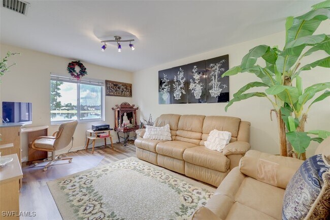 property at 9400 Scarlette Oak Ave