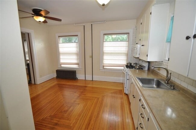 37 Perrin St in Fairport, NY - Building Photo - Building Photo
