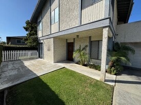 1904 Harriman Ln in Redondo Beach, CA - Building Photo