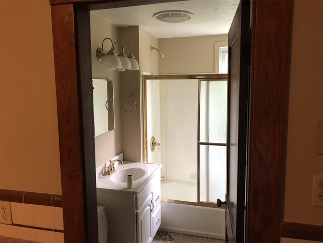 308 Fairmount St-Unit -2 in Fitchburg, MA - Building Photo - Building Photo