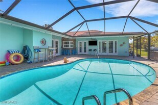 6060 Perthshire Ln in Ft. Myers, FL - Building Photo