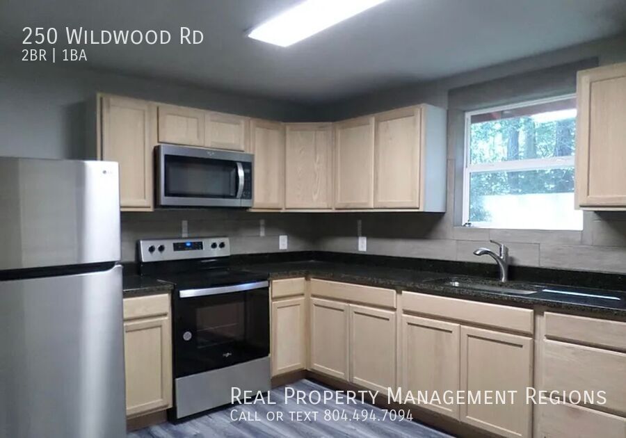 250 Wildwood Rd in Colonial Beach, VA - Building Photo
