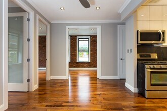 199 E 3rd St, Unit 1A in New York, NY - Building Photo - Building Photo