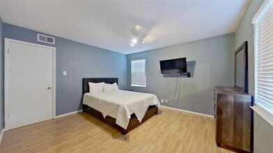 1115 Woodbrook St in Arlington, TX - Building Photo - Building Photo