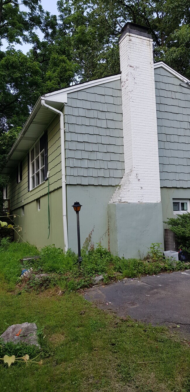 718 Ardsley Rd Rentals in Scarsdale, NY