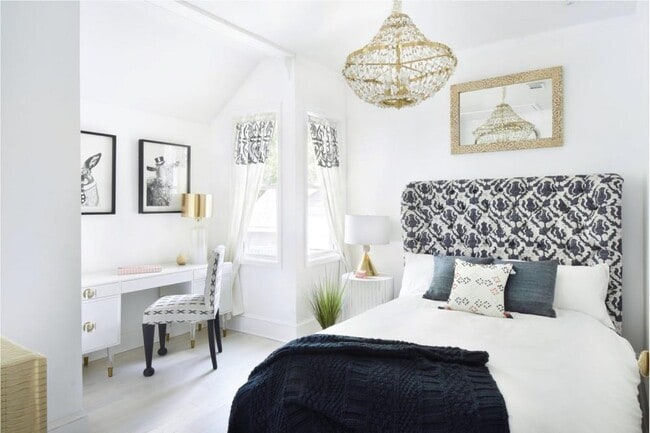 property at 806 Vedado Way NE
