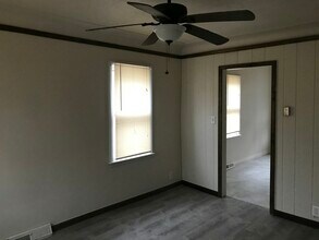 15521 Dixie in Redford, MI - Building Photo - Building Photo