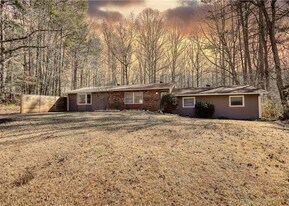 115 Hollybrook Rd in College Park, GA - Building Photo