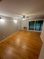 1622 Farmington Ave in Farmington, CT - Building Photo