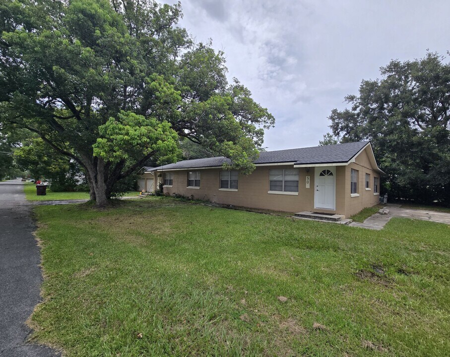 50 6th St in St. Cloud, FL - Building Photo