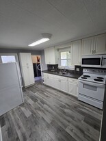 9764 Sidney St in Chilliwack, BC - Building Photo - Building Photo