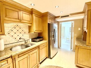 3460 S Ocean Blvd, Unit 608 in Palm Beach, FL - Building Photo - Building Photo