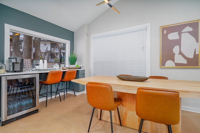 Elevate at Huebner Grove in San Antonio, TX - Building Photo - Building Photo