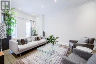 190 Bedford Rd in Toronto, ON - Building Photo - Building Photo