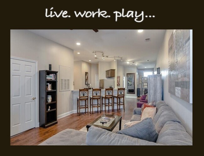 300 E John St, Unit FURNISHED ALL INCLUSIVE in Matthews, NC - Foto de edificio - Building Photo